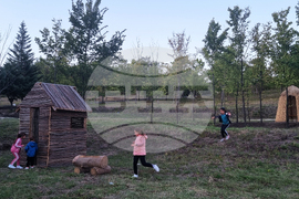Търговище - Източен парк - приказни къщички