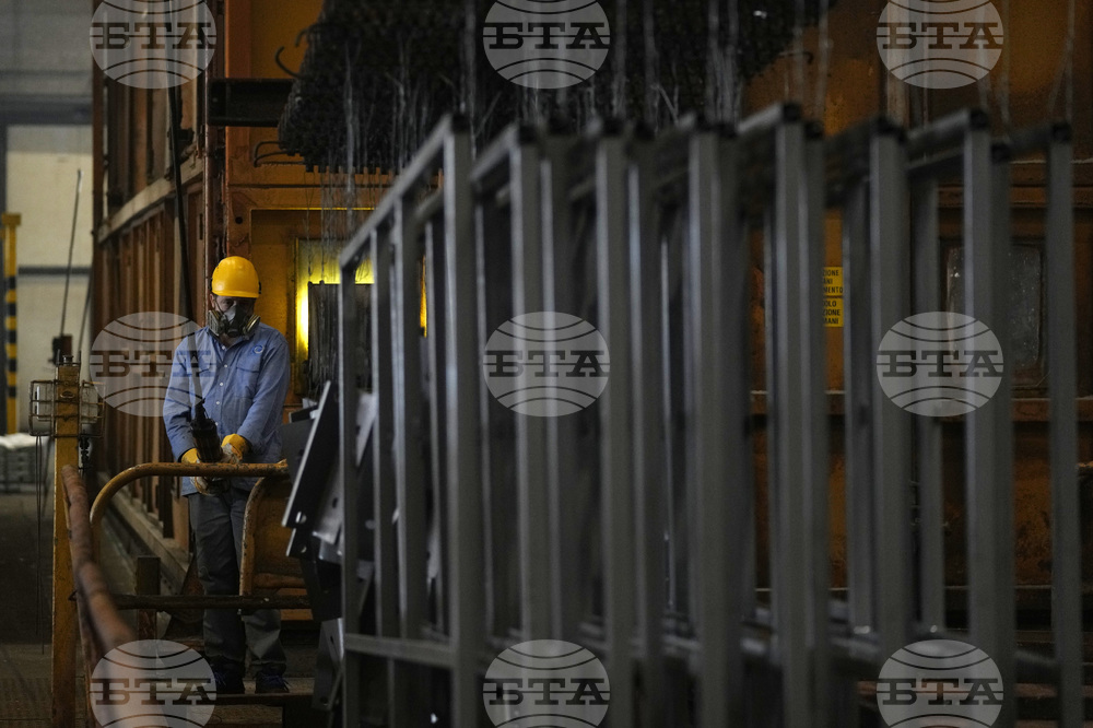 Активността на бизнеса в еврозоната остава на положителна територия през август, показва ново проучване сред мениджърите по доставките