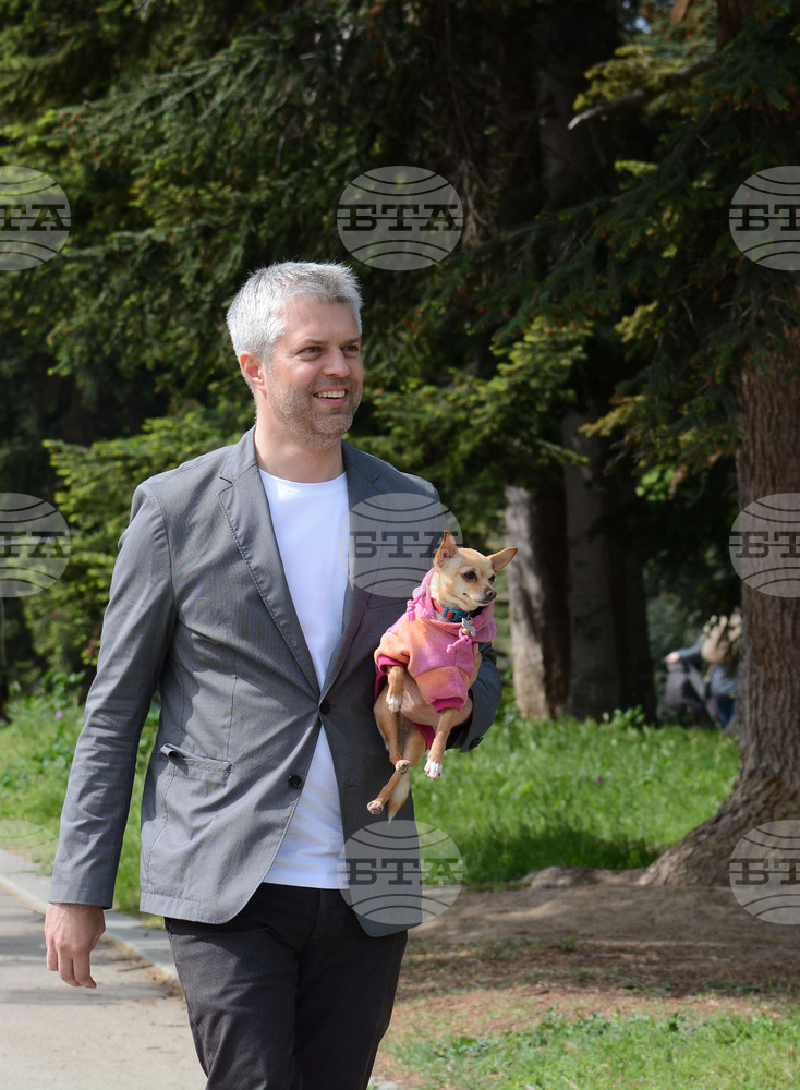 Община Варна: Още едно кученце от Приюта в село Каменар беше осиновено по време на днешната кампания "Подай ръка – спаси лапа"