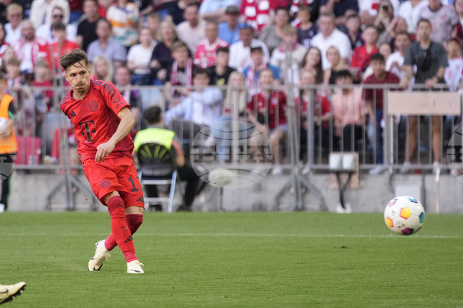 Барселона проявява интeрес към Брайън Сарагоса от Байерн Мюнхен