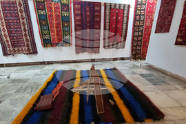 Ловеч - килими - изложба