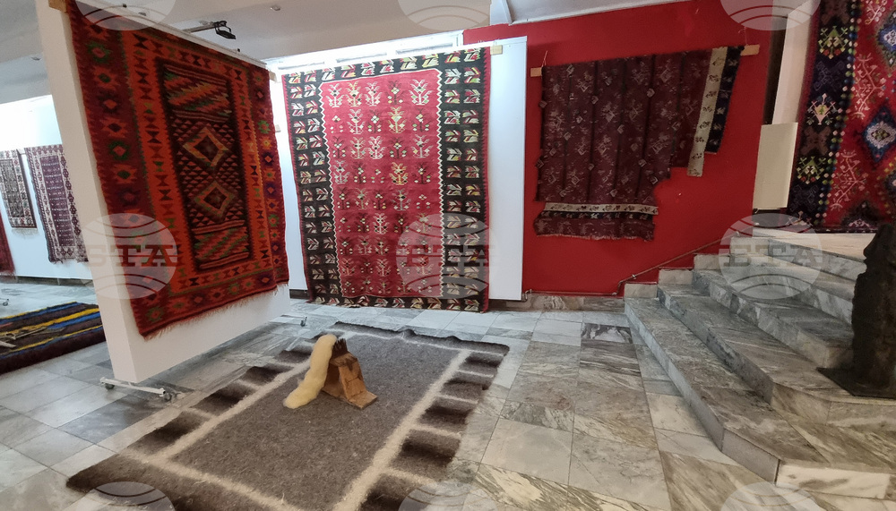 Ловеч - килими - изложба