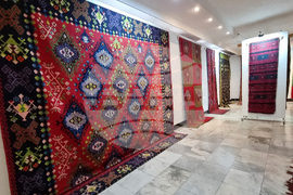 Ловеч - килими - изложба