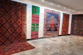 Ловеч - килими - изложба