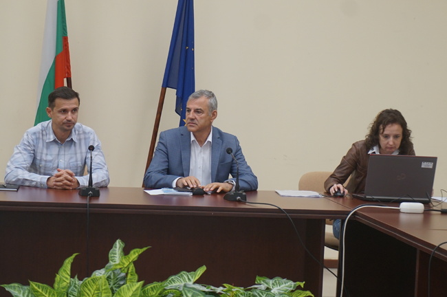 Бизнес планът за развитие на дейността на „Водоснабдяване и канализация“ ЕООД, гр. Хасково като ВиК оператор за периода 2022 – 2026 г. бе разгледан на закрито заседание в Областна администрация-Хасково днес