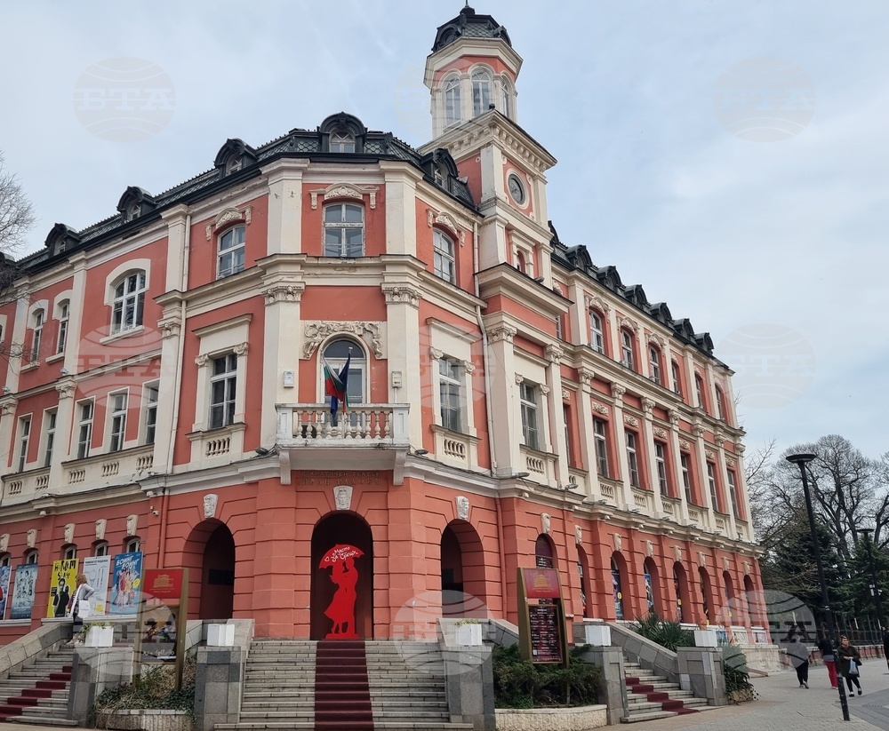 Ловешкият театър гостува в Плевен със своя спектакъл „Духът на Гогол” през февруари
