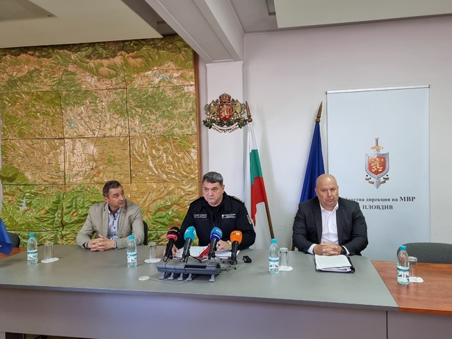 Около 45 са сигналите в цялата страна за нарушения на изборното законодателство, съобщи в Пловдив главният секретар на МВР Петър Тодоров