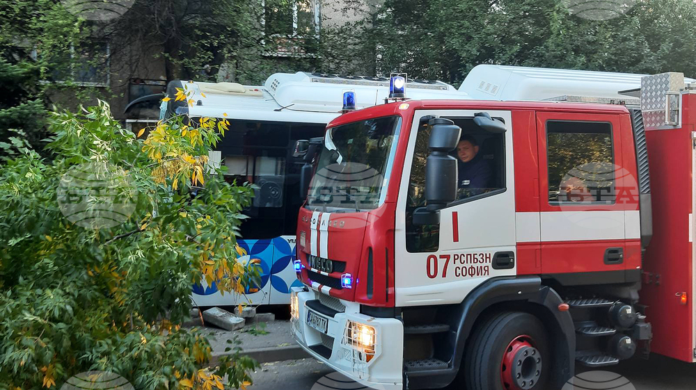 Автобус - пътно транспортно произшествие