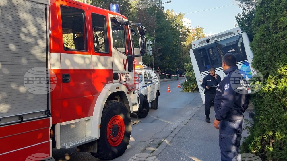 Автобус - пътно транспортно произшествие