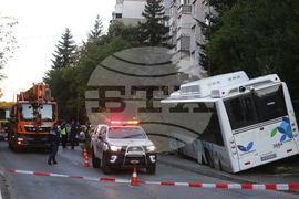 Автобус - пътно транспортно произшествие