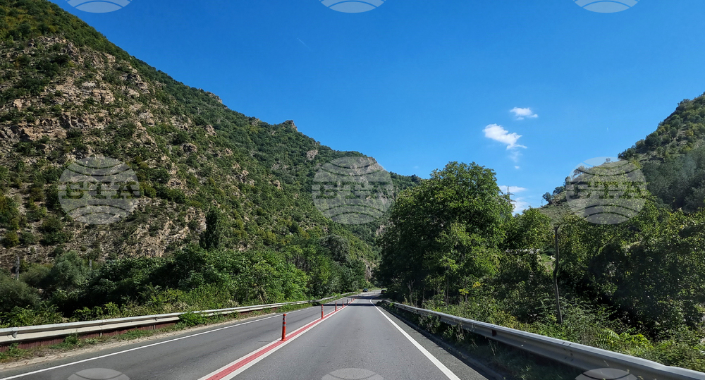 Кресненско дефиле - разделителни колчета