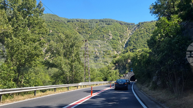 Шофьорите трябва да се движат с повишено внимание по път Мелник - Петрич и Гоце-Делчев – ГКПП „Златарево“ заради профилактика на тол рамки
