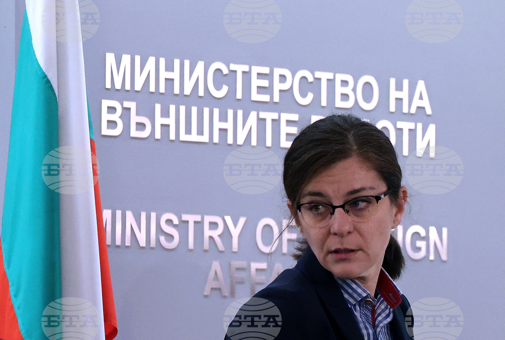 Четири автобуса и леки автомобили от Киев и два автобуса от Одеса с желаещи за евакуация пътуват към България (допълнено)