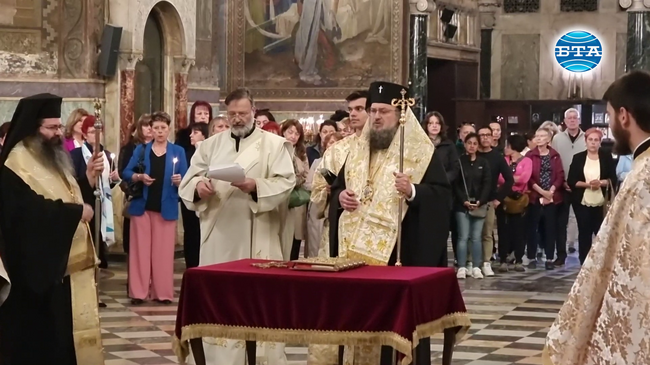 Молебен за здравния служител бе отслужен в храм-паметника „Свети Александър Невски“