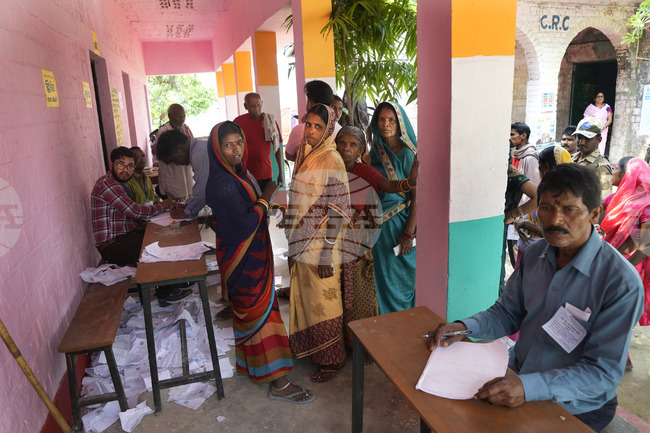 ПТИ: Квотата за жени в държавната администрация на щата Бихар вече ще важи само за местни жителки