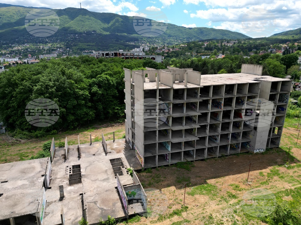 Горна баня - изглед с дрон над терена определен за национална детска болница