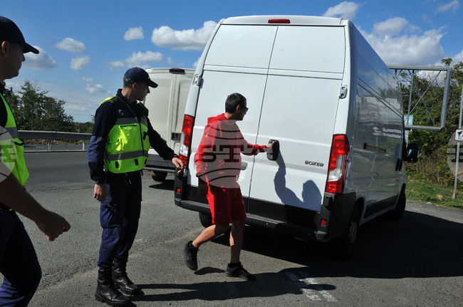 Бургас - полиция - мигранти - засилен контрол