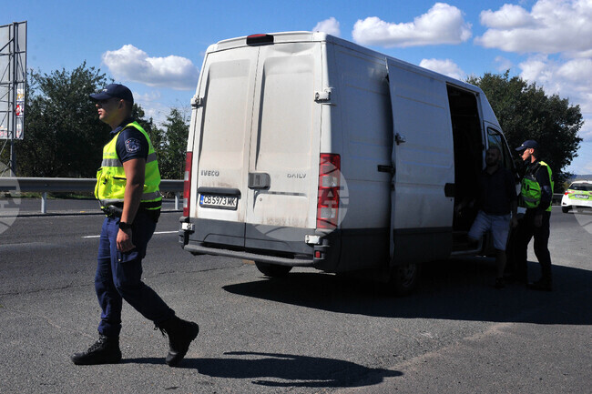 32 Illegal Migrants Detained by Border Police in Burgas