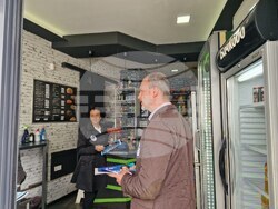 Снимка: Пресцентър "Демократична България" - Антоанета Цонева в с. Скравена 