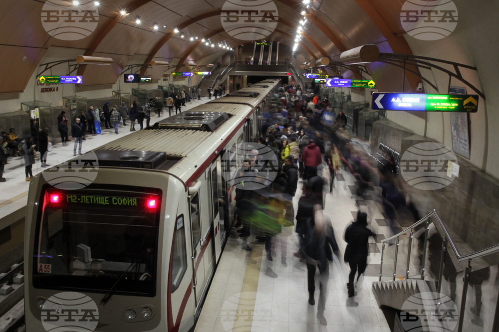 Възстановено е движението на метрото между станция "Сливница" и "Обеля"