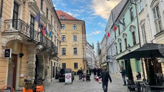 Словакия прие нов закон за ограничаване на скоростта за движение на пешеходците по улиците в гъстонаселени градски райони