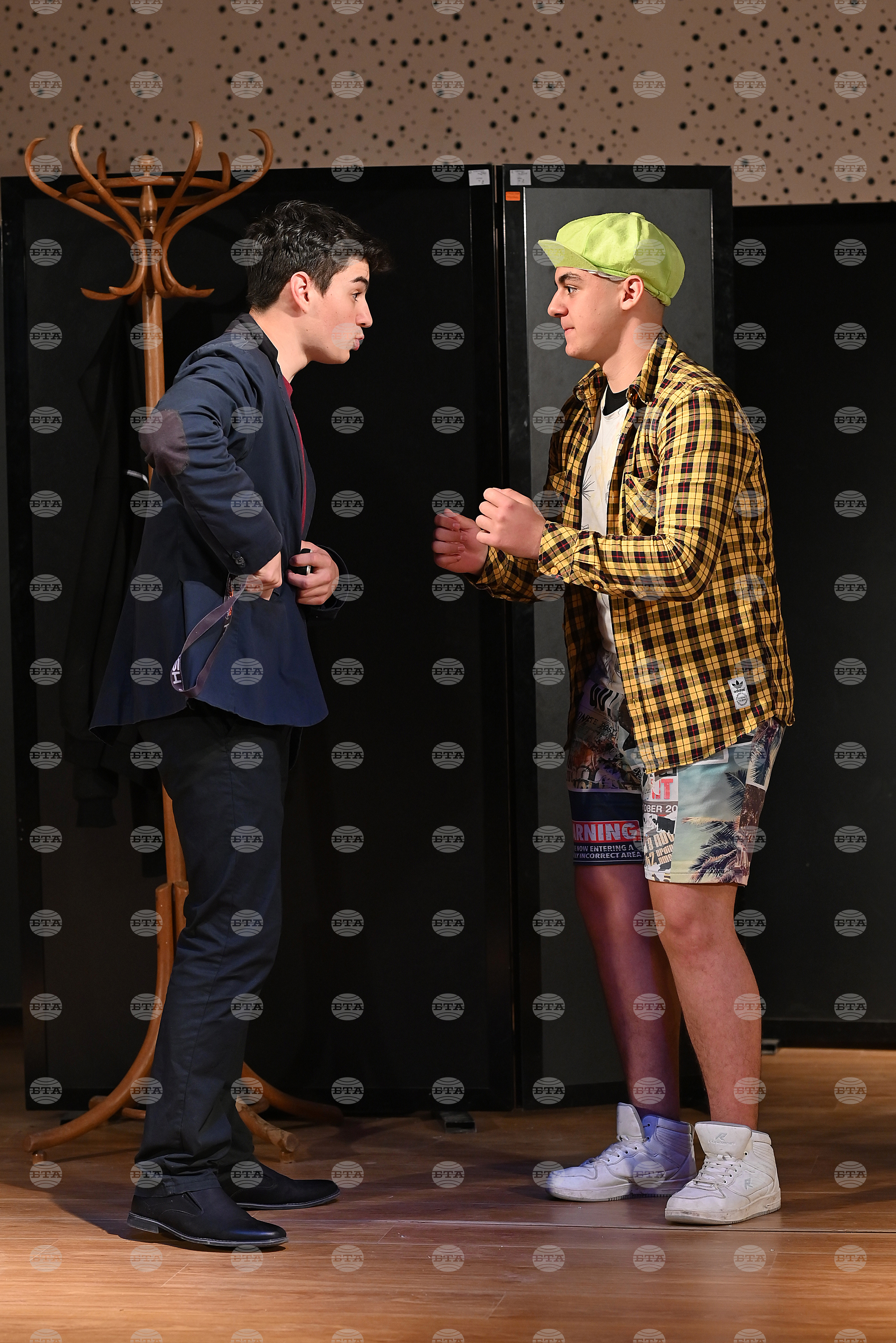 Вършец - театър - „Щастливо хванати в мрежата“