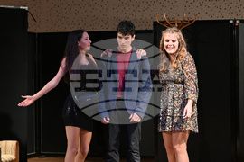 Вършец - театър - „Щастливо хванати в мрежата“