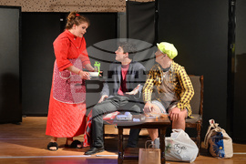 Вършец - театър - „Щастливо хванати в мрежата“