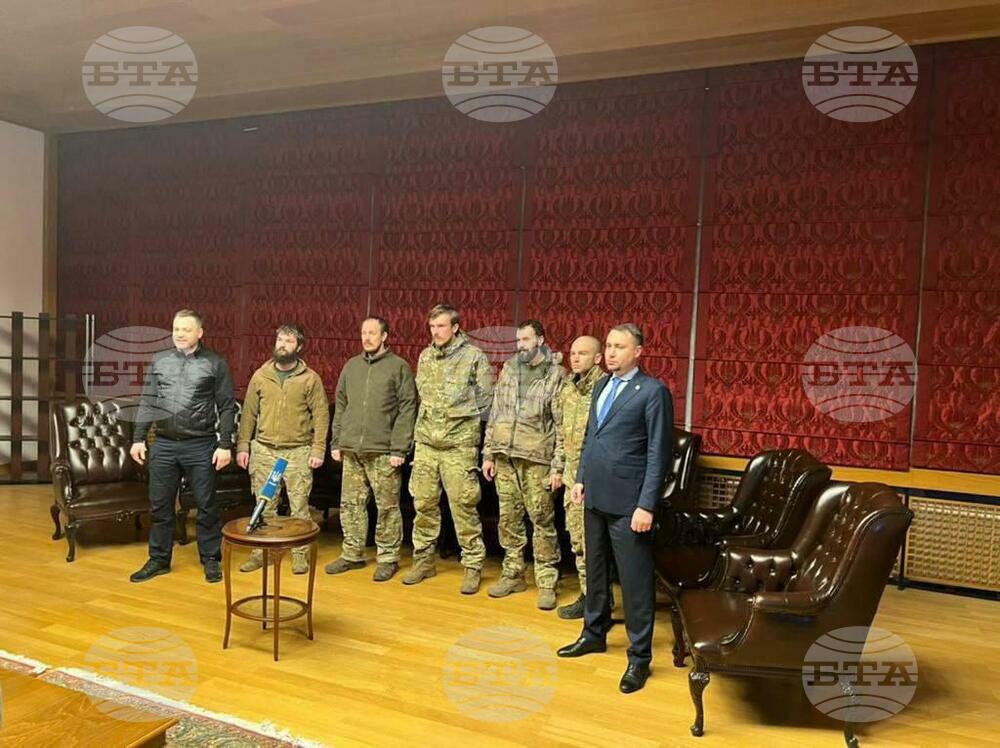 Киев предаде на Русия 55 пленници, в това число Медведчук, и си върна 215 души, сред които и защитници на "Азовстал" - агенции