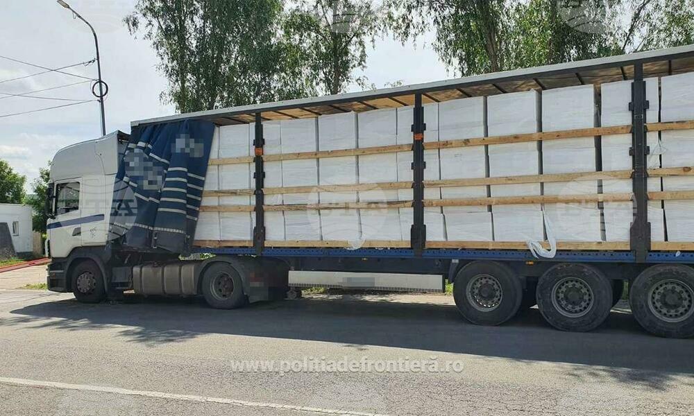 Bulgarian Citizen Attempts to Illegally Import Nearly 10 Mln Cigarettes into Romania