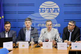 Национален пресклуб на БТА-Пловдив - Сдружение за модерна търговия - пресконференция