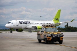  Летище София - авиокомпания „Еър Балтик“ (airBaltic) - самолет