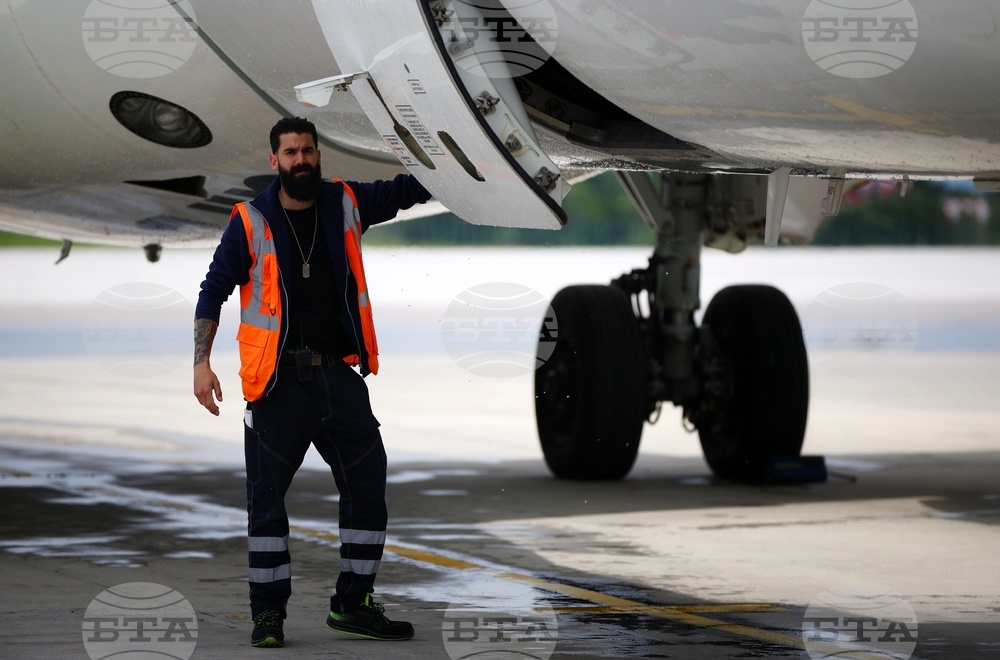 Летище София - авиокомпания „Еър Балтик“ (airBaltic) - самолет