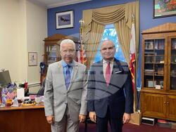 Снимка: офис на Илхан Кючюк