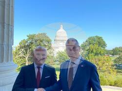 Снимка: офис на Илхан Кючюк