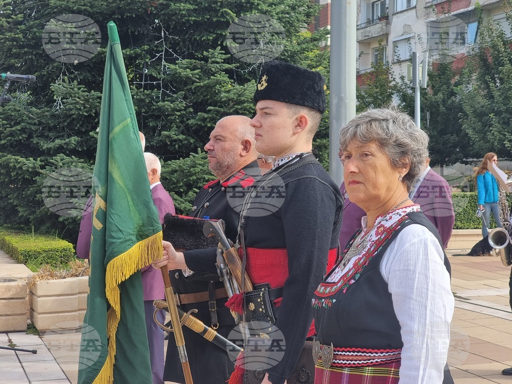 Ямбол отбеляза 114 г. от обявяването на Независимостта на България с военен ритуал, документални изложби и велопоход