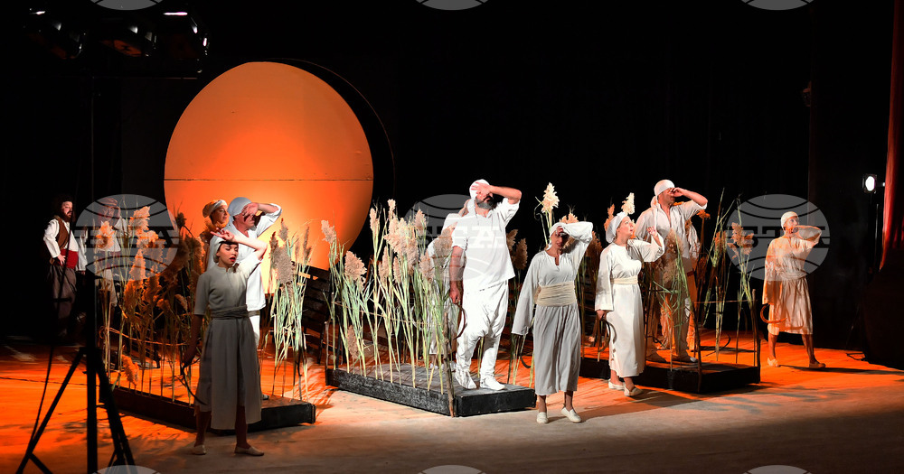 Исперих - театрална постановка - „Щъркелите на Делиормана“