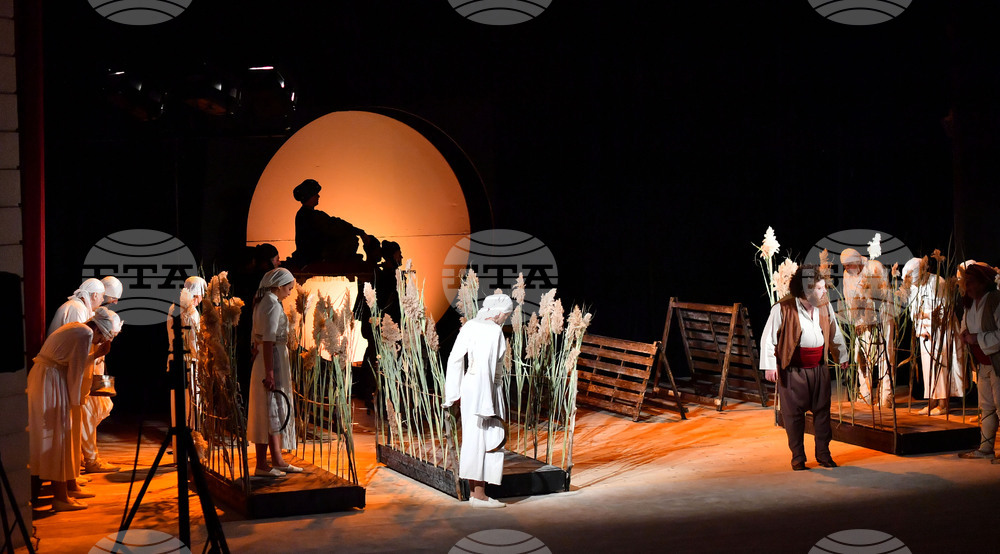 Исперих - театрална постановка - „Щъркелите на Делиормана“