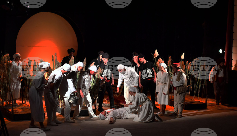 Исперих - театрална постановка - „Щъркелите на Делиормана“