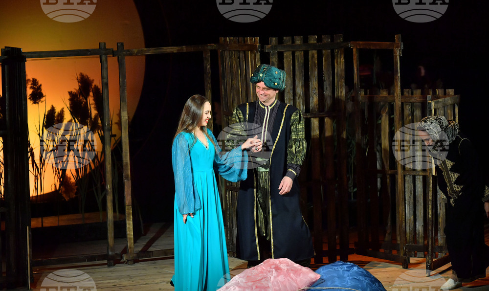 Исперих - театрална постановка - „Щъркелите на Делиормана“