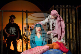 Исперих - театрална постановка - „Щъркелите на Делиормана“