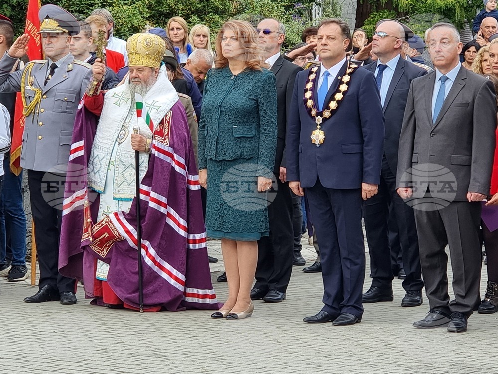Vice President Iotova: Bulgaria Should Have The Courage to Initiate Meetings to Resolve the Strained International Situation