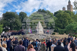 Велико Търново - Независимост - поднасяне на цветя- шествие