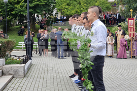 Велико Търново - Независимост - поднасяне на цветя- шествие