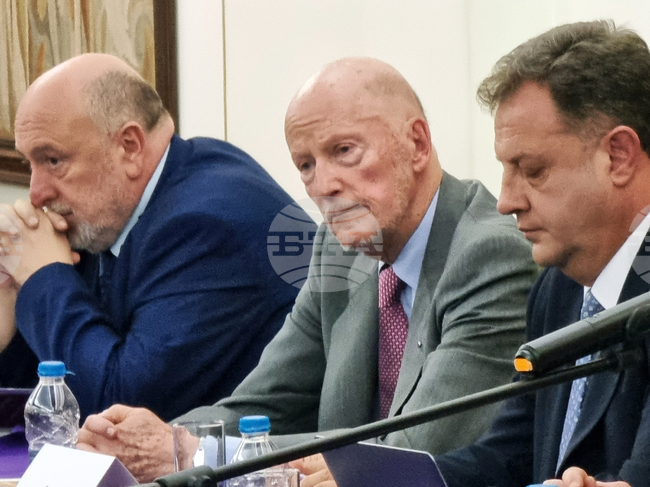  Велико Търново - Симеон Сакскобургготски - дискусия