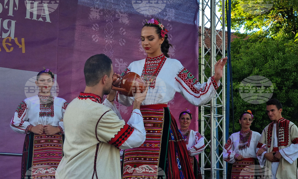 Ловеч - фолклорен събор - "Ритъмът на България"