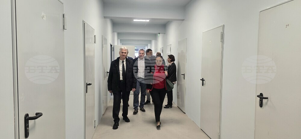 Министърът на правосъдието Мария Павлова инспектира ремонтните дейности по новото затворническо общежитие в Пловдив