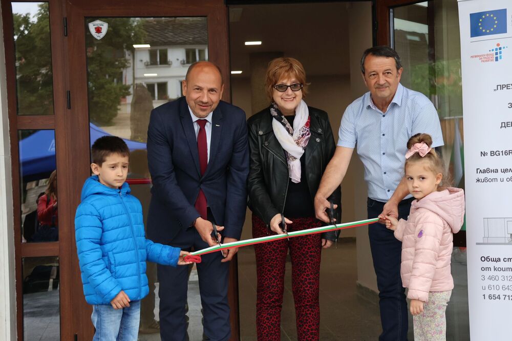 Община Ловеч: Открита е обновената сграда на Младежкия дом