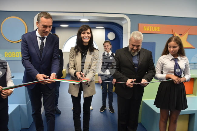 Бургас - Обучителен STEM център за космически изследвания