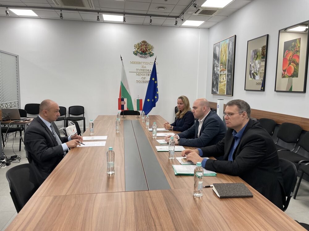 Министър Илин Димитров проведе работна среща с Н. Пр. Желко Йович, посланик на Сърбия в България